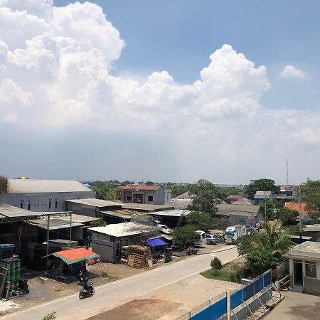 Bening Asri Guesthouse Tangerang Eksteriør billede